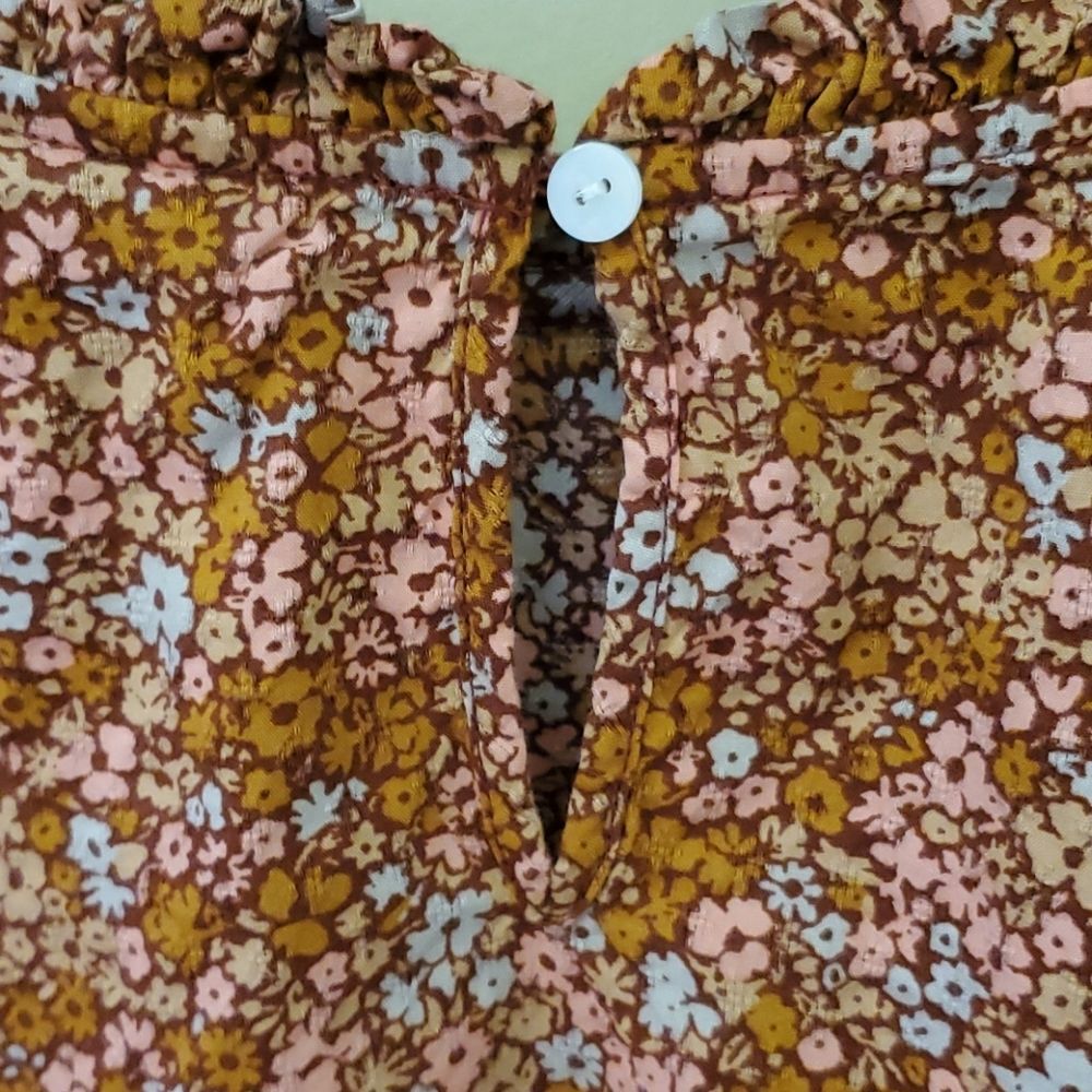 Universal Thread Brown Floral Ruffle Collar Top - Picture 7 of 11